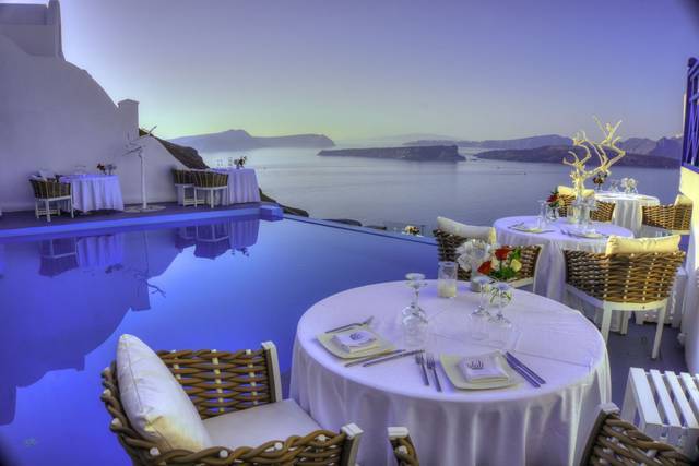 Alali_restaurant_-_fine_dining_in_Santorini_inside_Astarte_Suites_Hotel_result
