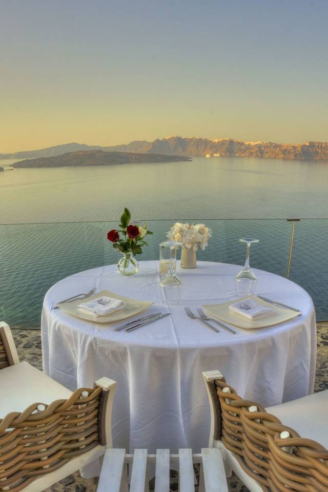 Alali_restaurant_-_fine_dining_in_Santorini_inside_Astarte_Suites_Hotel_Santorini_result